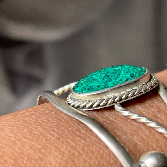 Vintage | Green Turquoise Chip Inlay Stamped Alpaca Mexico Cuff Bracelet - Picture 7 of 16